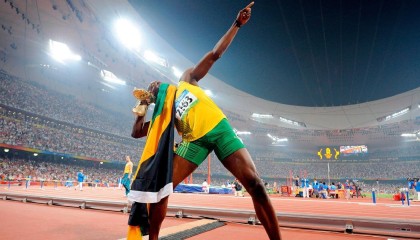 开云官网-比利时游泳选手在男子100米蝶泳比赛中获得第八名，100蝶泳世界纪录视频