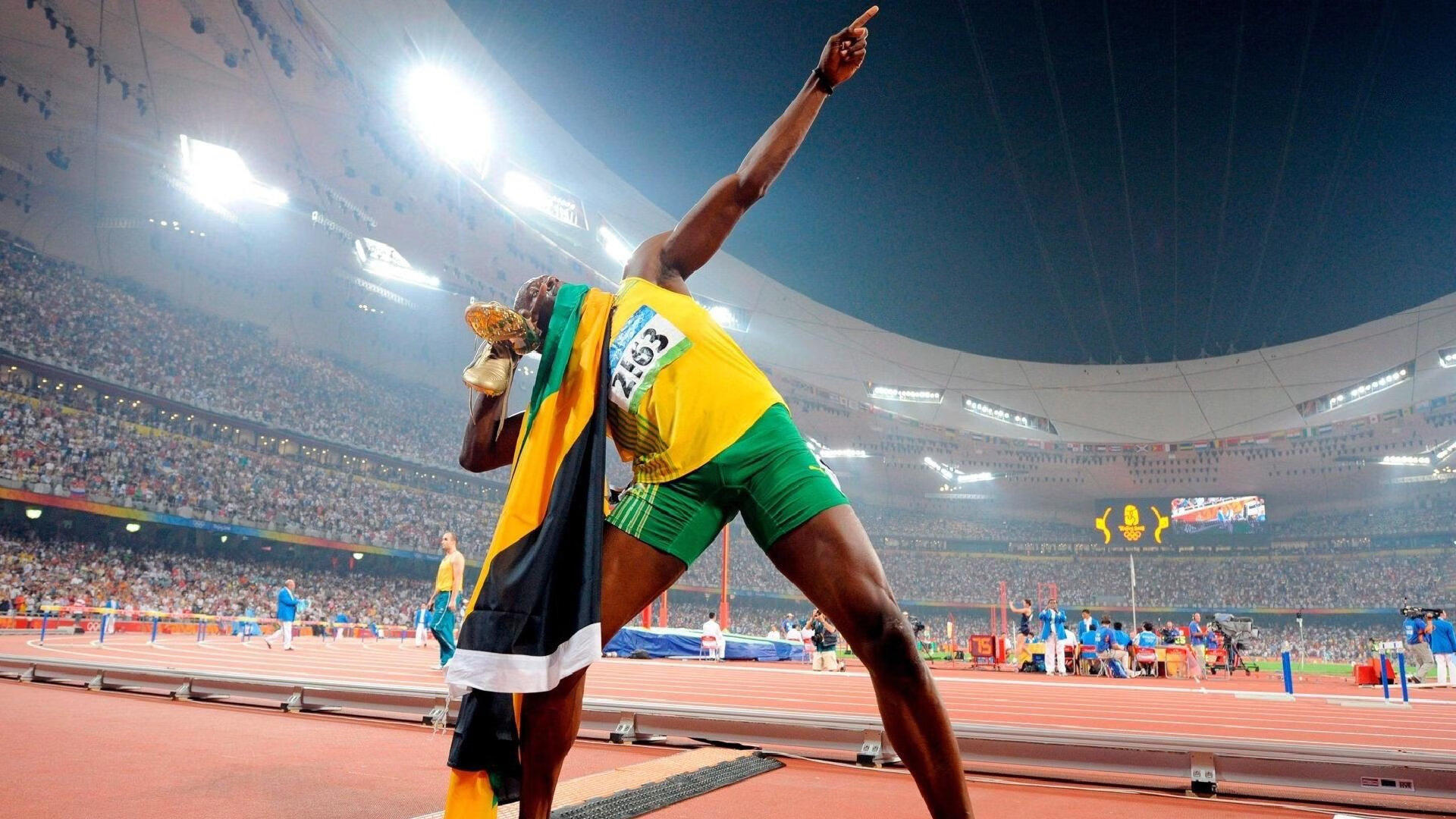 比利时游泳选手在男子100米蝶泳比赛中获得第八名，100蝶泳世界纪录视频